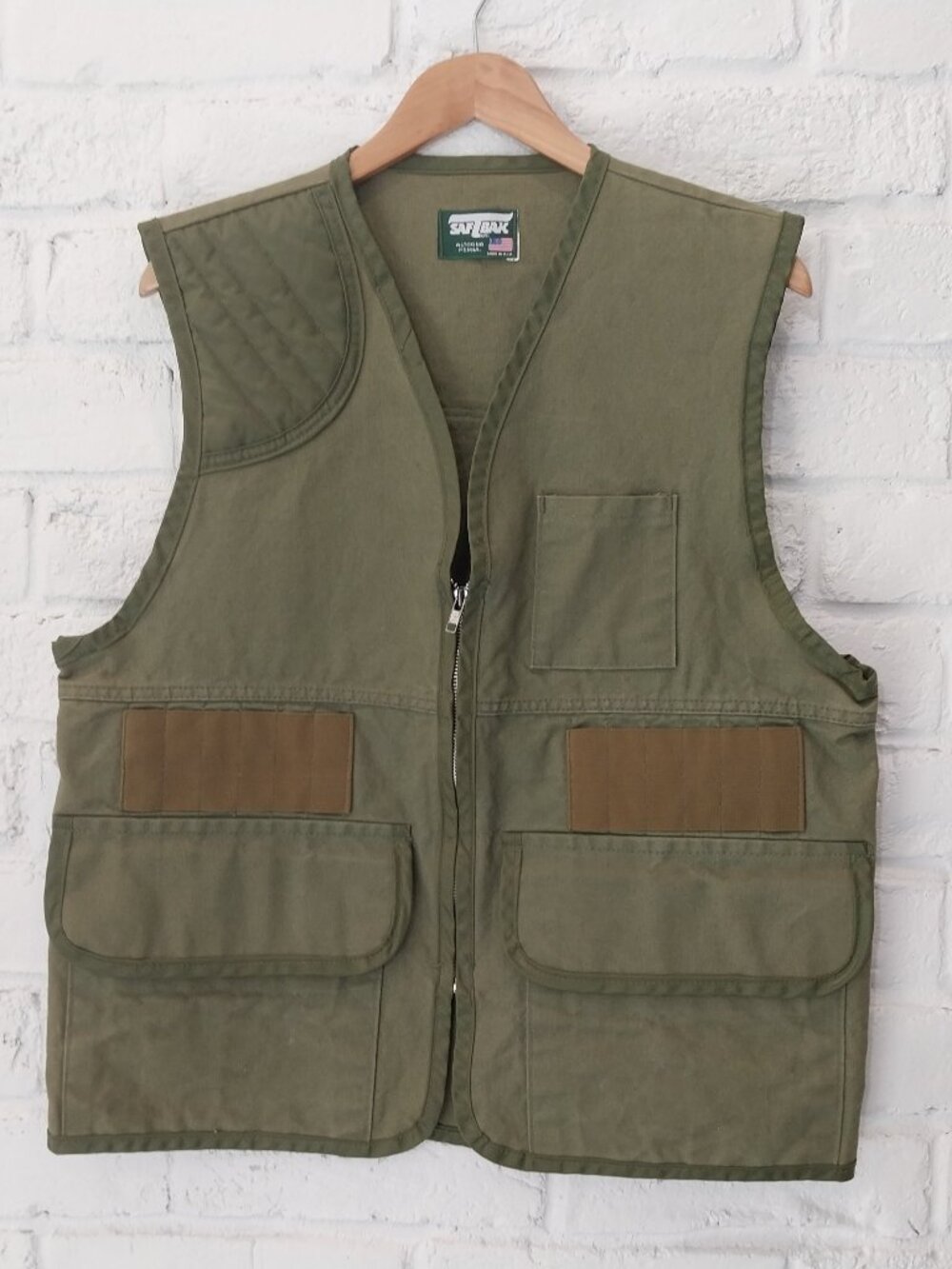 Vintage SafTBak Hunting Fafari Vest Mens Large Army Green Recoil Pad Made In USA